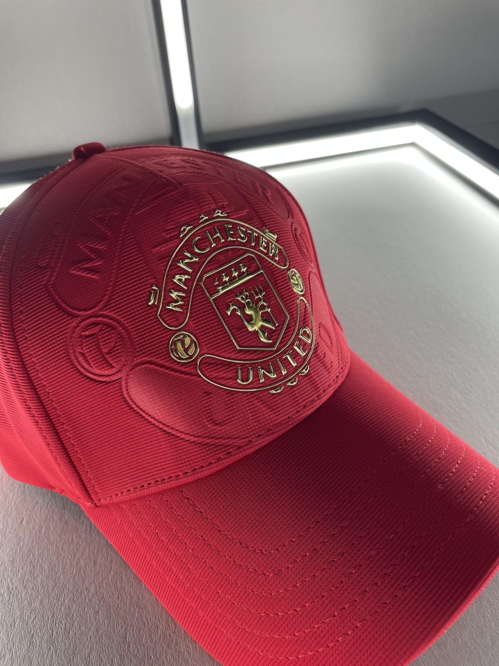 CAP MAN UNITED - RED GOLD – Image 2