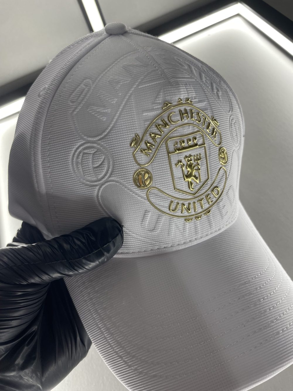 CAP MAN UNITED - WHITE GOLD – Image 2