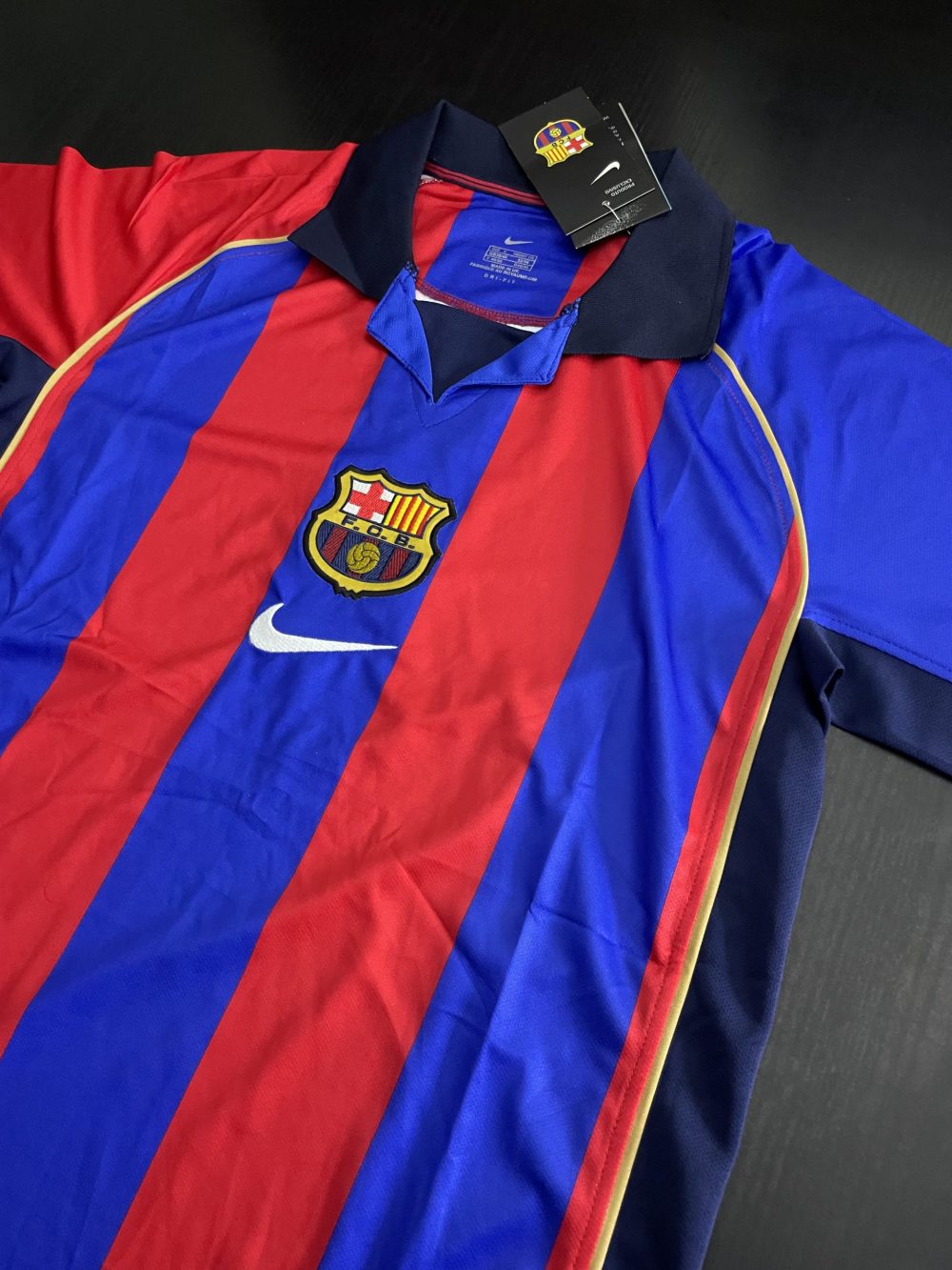 FC BARCELONE JERSEY 2001-02 – Image 3