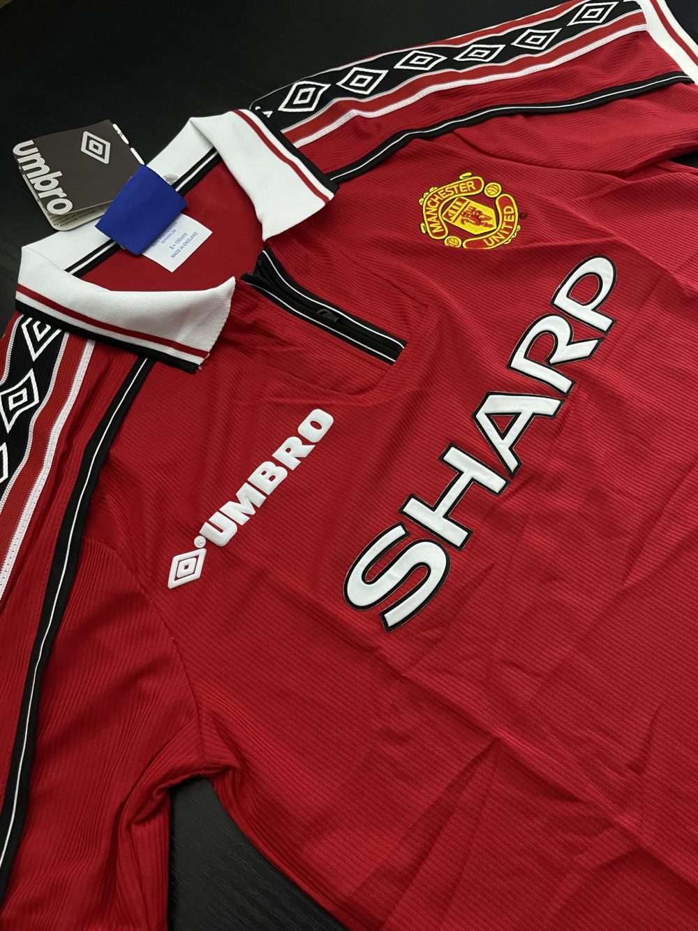 MAN UNITED JERSEY 1998-99 – Image 3