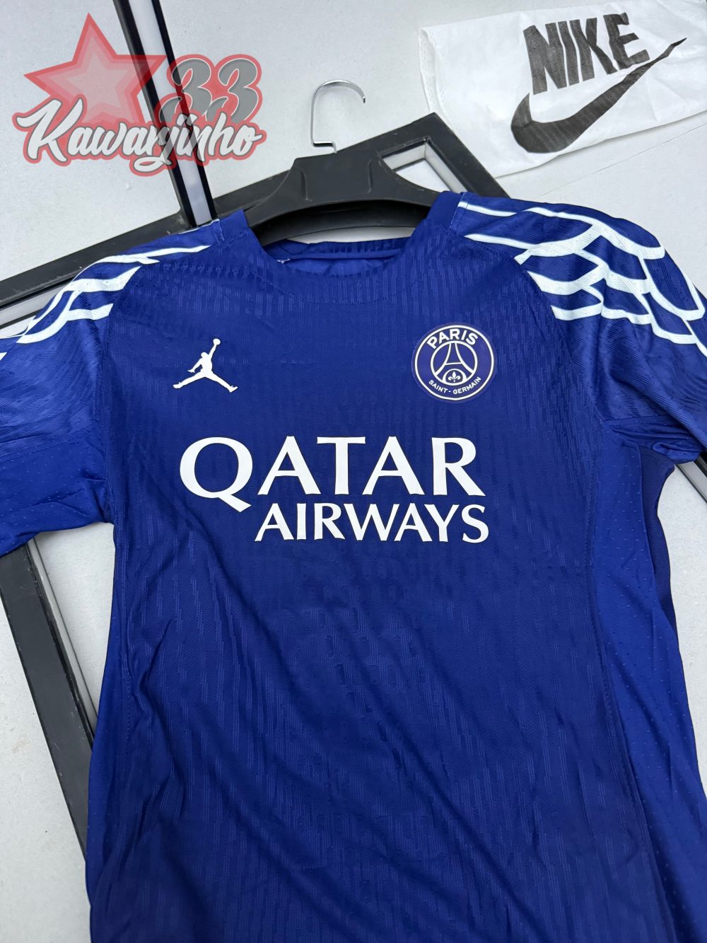 Paris Saint Germain x Jordan Fourth kit
