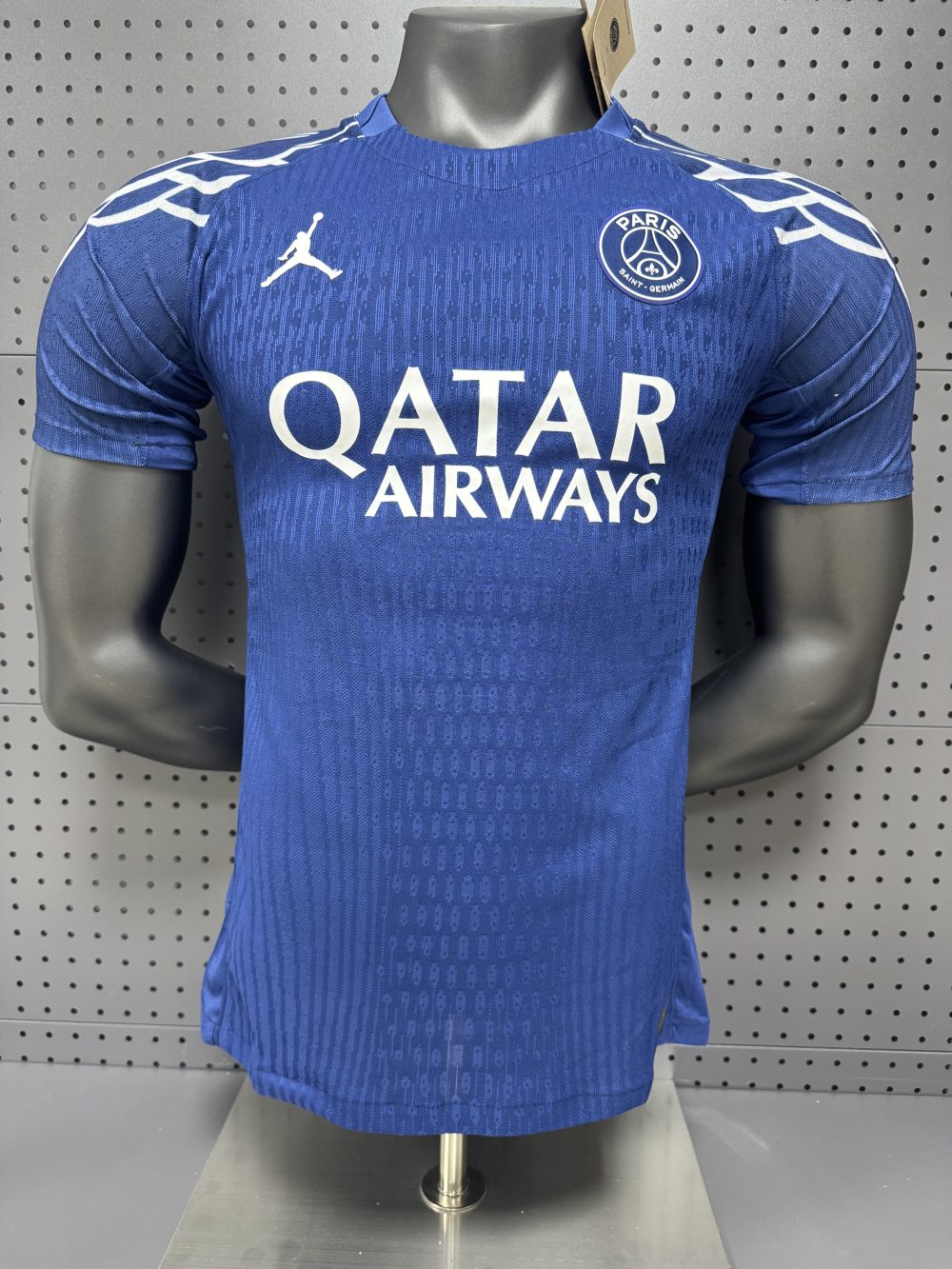 Paris Saint Germain x Jordan Fourth kit