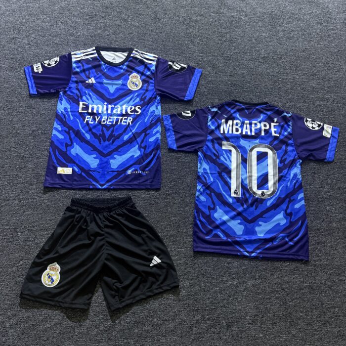Tenue Real Madrid Edition 2026-27 - Mbappe 10 Bleu
